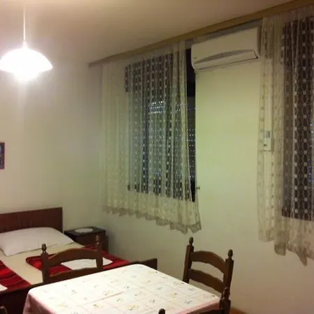 Nemira 2828a Lägenhet Gornji Dolac